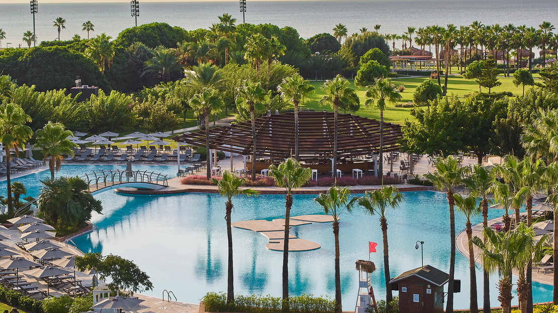 Lara Barut Collection